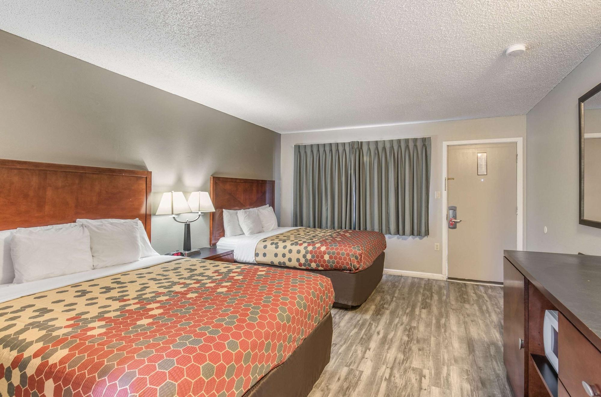 Hotel Econo &