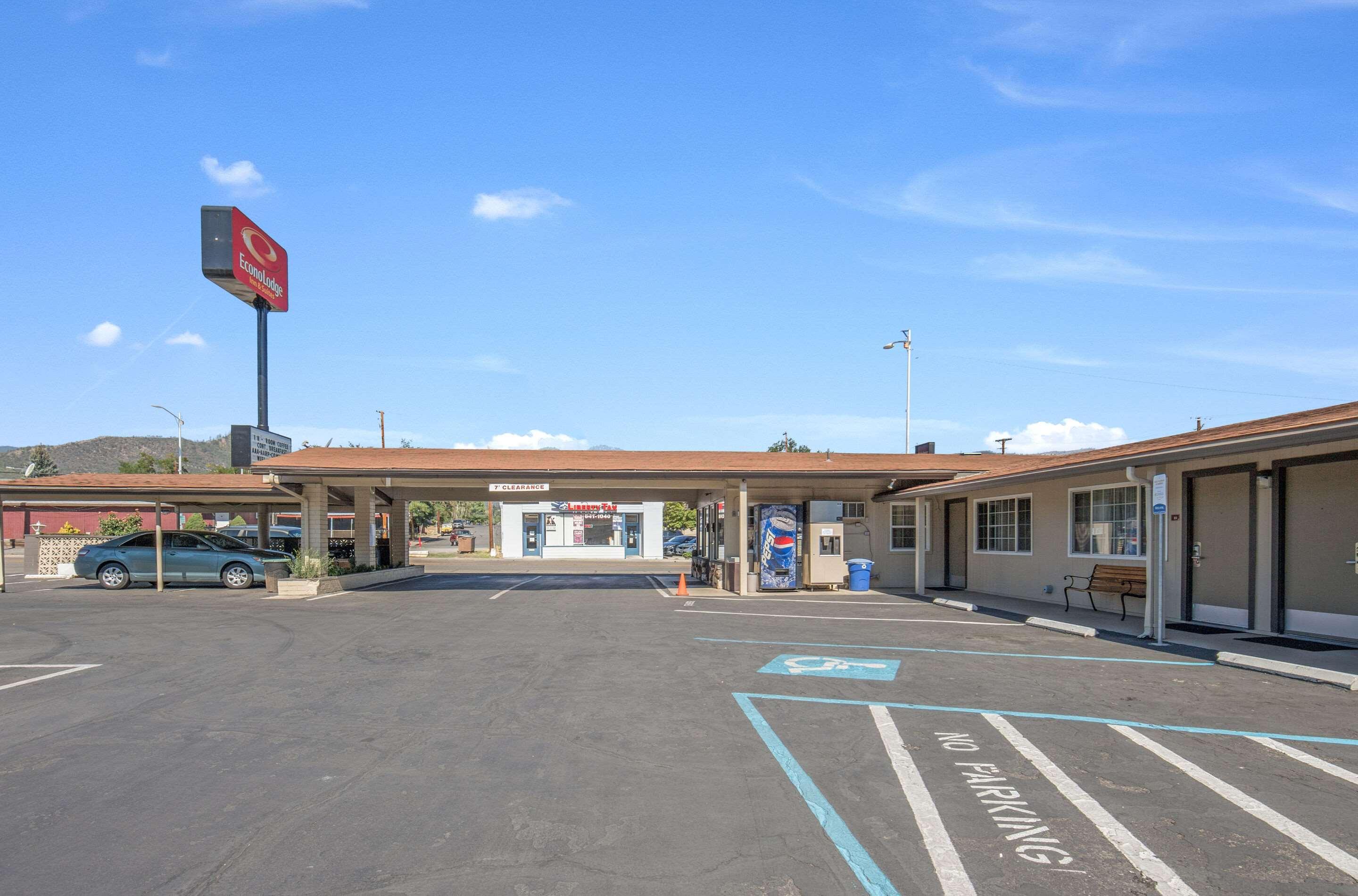 Econo & Hotel Yreka