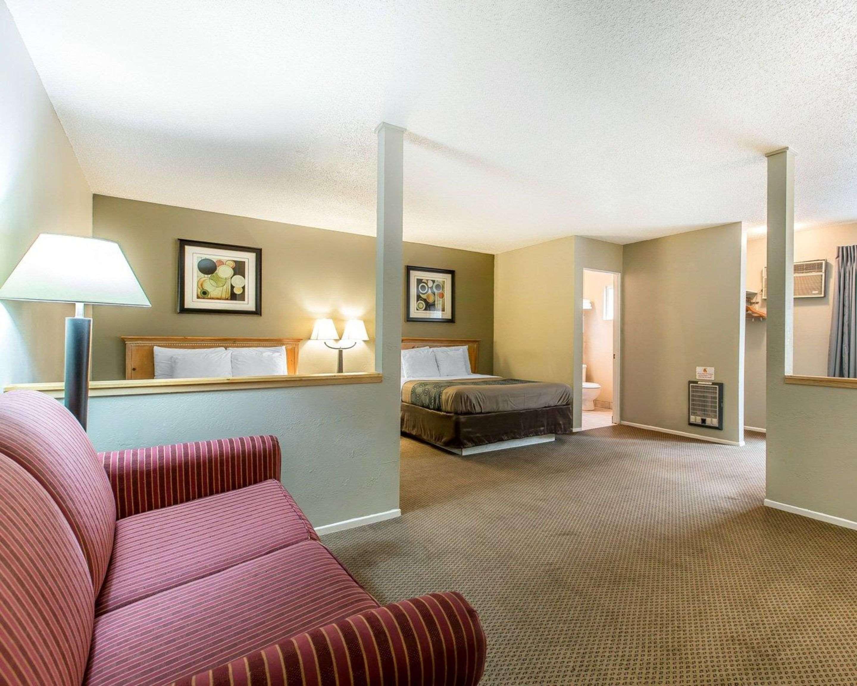 Hotel Econo & 2*