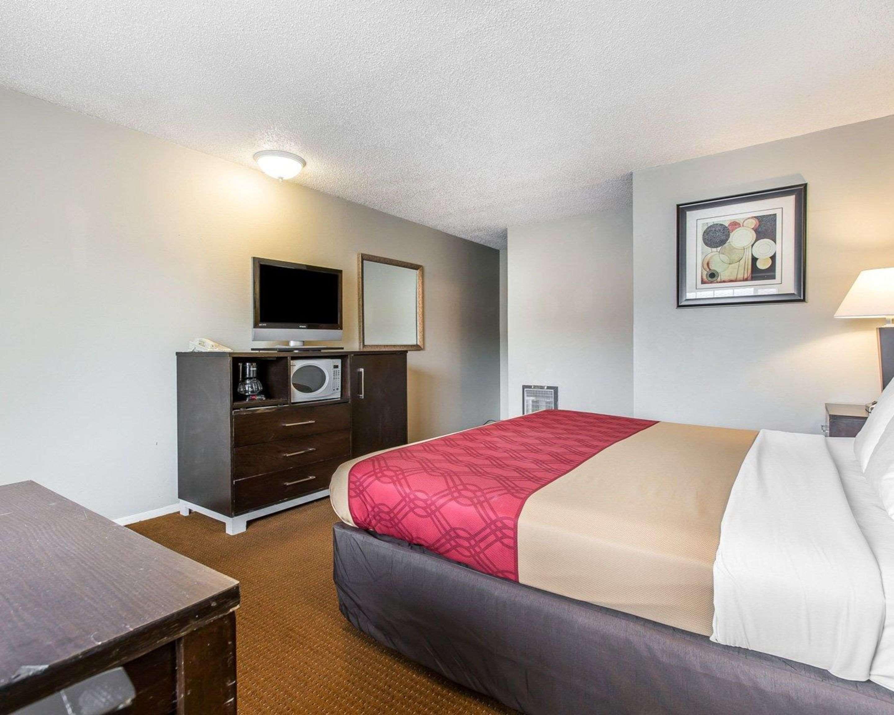 Econo & Hotel