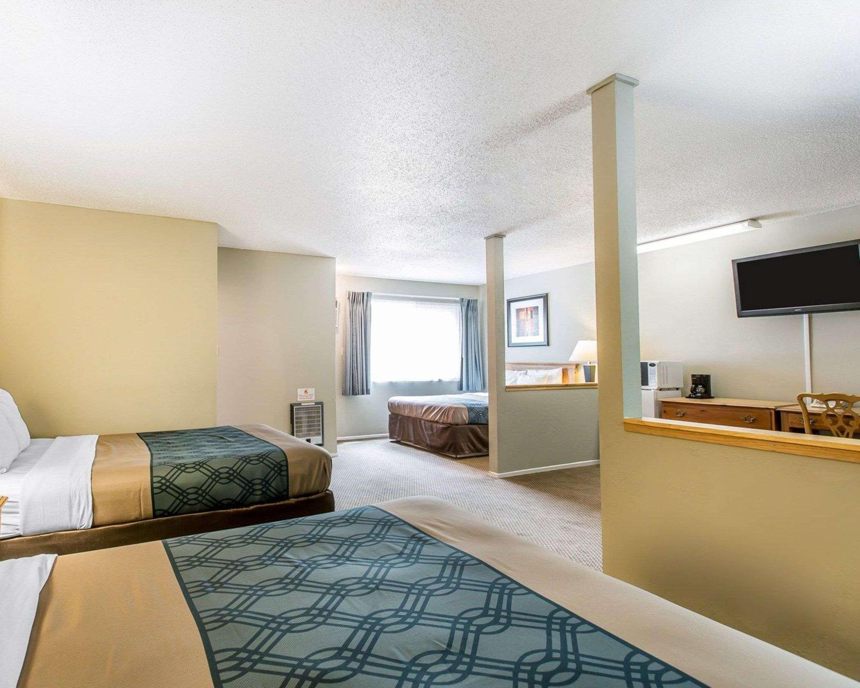 Hotel Econo & 2*