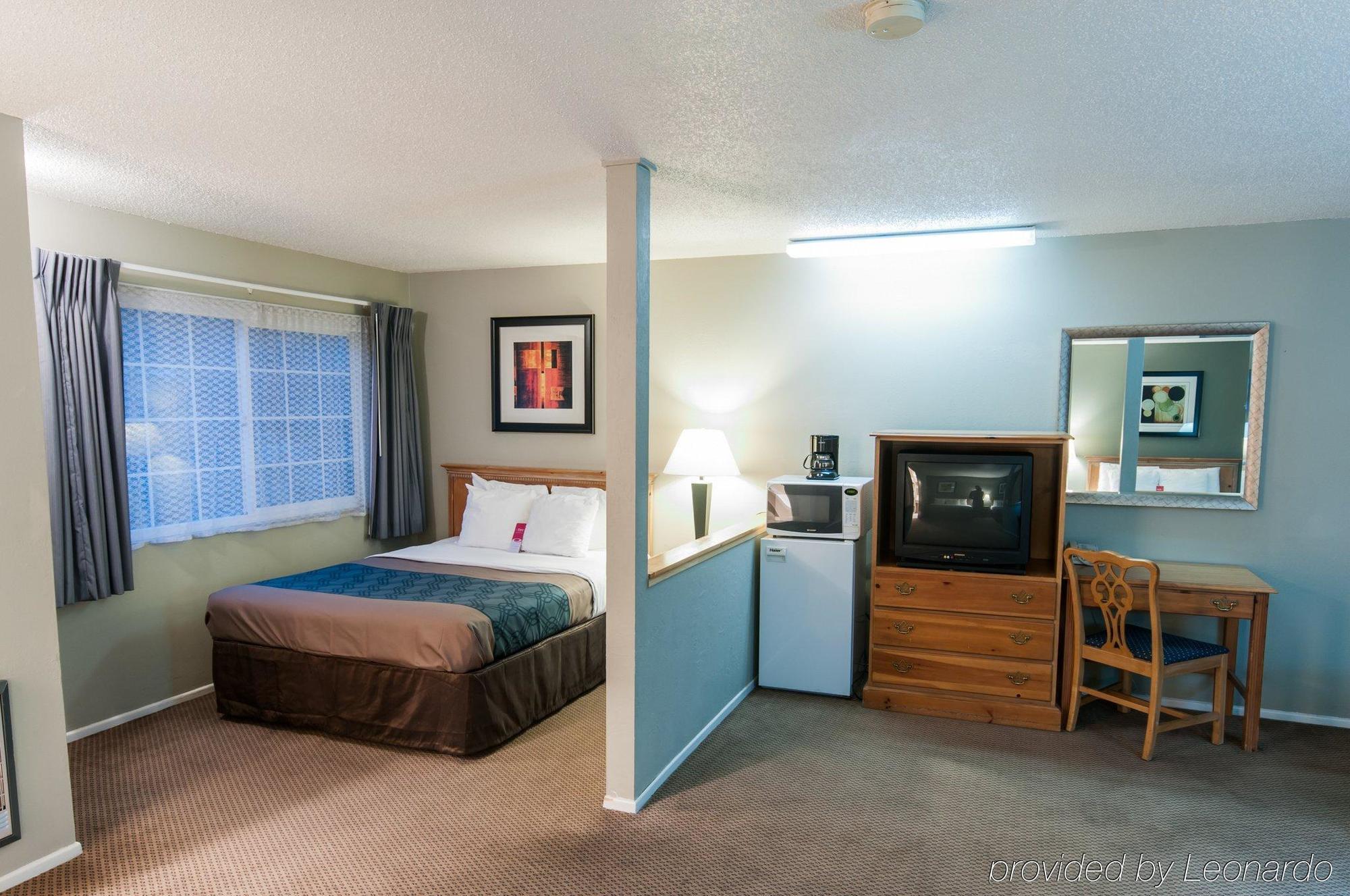 Econo & 2* Yreka