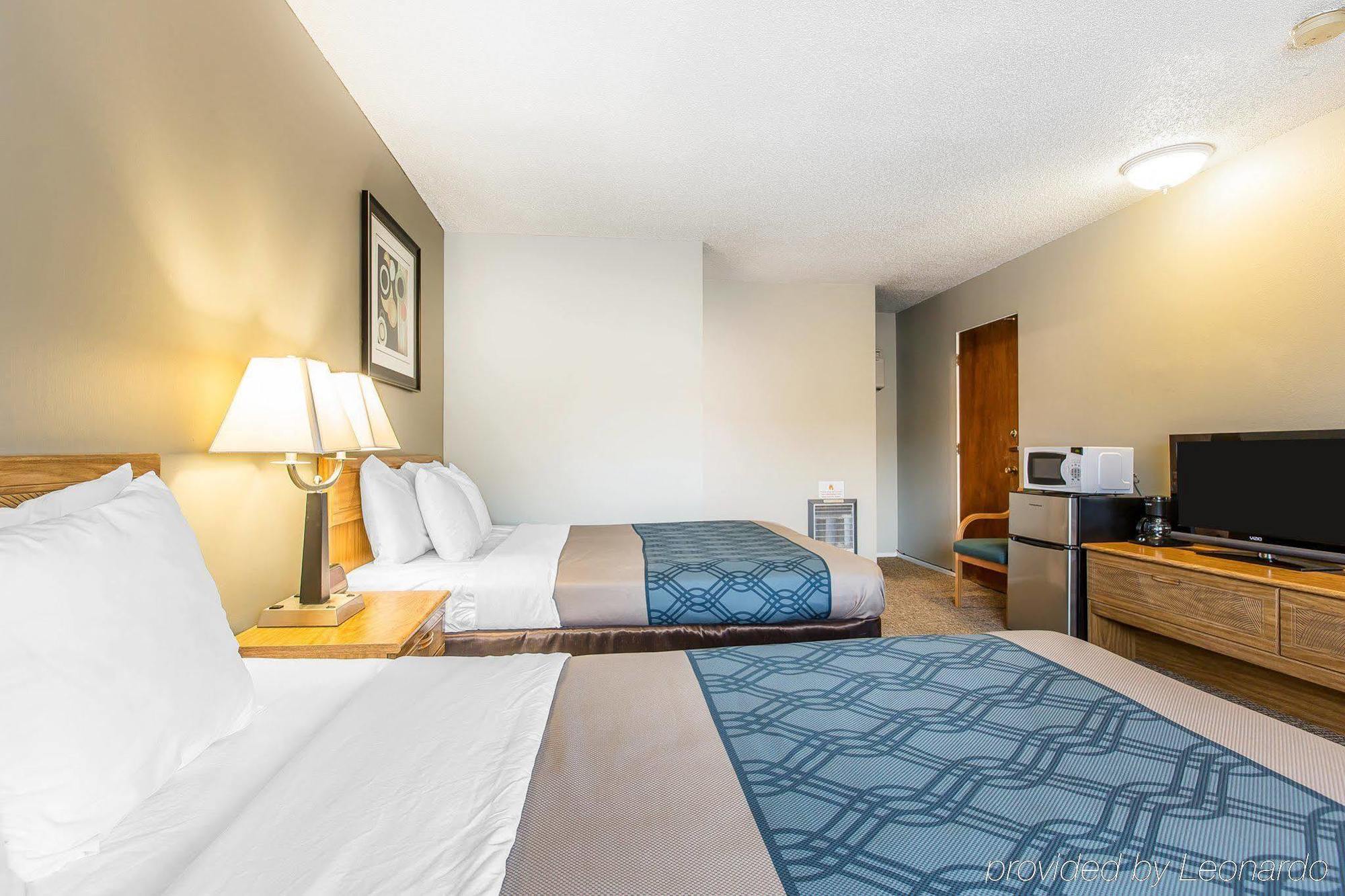 Hotel Econo & 2*